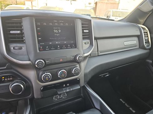 Used 2020 RAM 1500 Big Horn RWD image 21