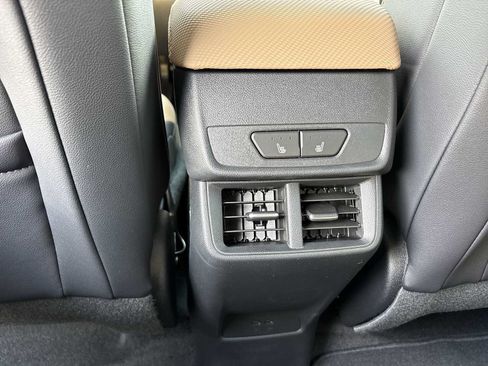 New 2026 Chevrolet Equinox ACTIV w/ Convenience Package III AWD/4WD image 21
