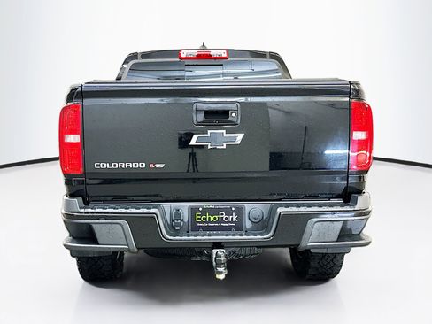 Used 2018 Chevrolet Colorado Z71 w/ Z71 Midnight Edition image 7