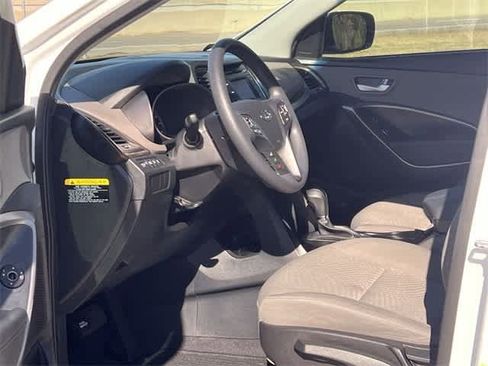 Used 2017 Hyundai Santa Fe Sport image 3