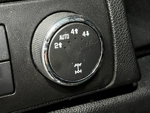 Used 2008 Chevrolet Suburban LTZ w/ LTZ Preferred Equipment Group AWD/4WD image 28
