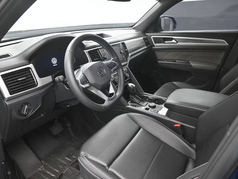 Used 2023 Volkswagen Atlas Cross Sport SE AWD/4WD image 19