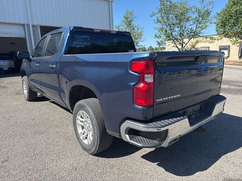 Used 2021 Chevrolet Silverado 1500 LT w/ Z71 Off-Road Package AWD/4WD image 5