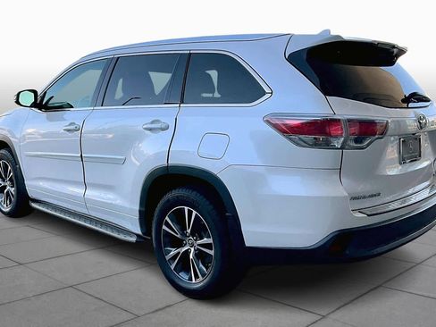 Used 2016 Toyota Highlander XLE image 11