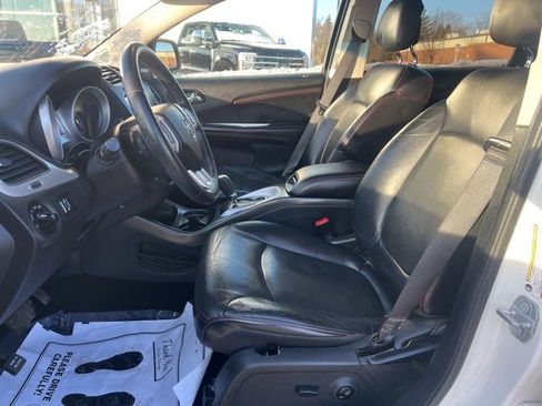 Used 2015 Dodge Journey R/T w/ Flexible Seating Group image 21