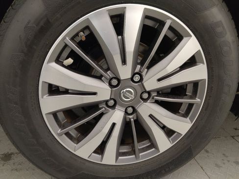 Used 2017 Nissan Pathfinder SL FWD image 31