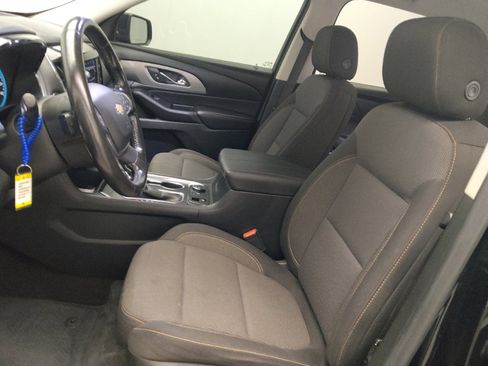 Used 2021 Chevrolet Traverse LT FWD image 17