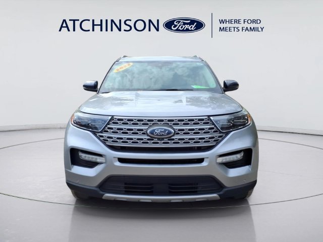 Used 2022 Ford Explorer Limited w/ Equipment Group 301A AWD/4WD image 2