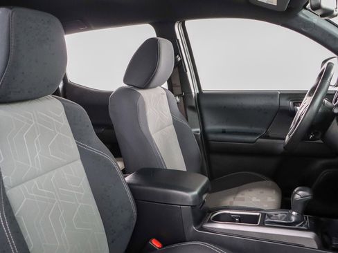 Used 2023 Toyota Tacoma TRD Off-Road image 27