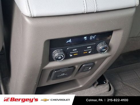 Used 2020 Chevrolet Traverse Premier w/ LPO, Floor Liner Package AWD/4WD image 15