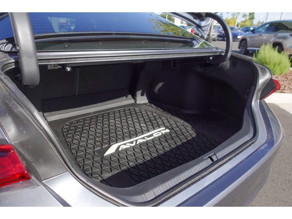 Certified 2019 Toyota Avalon Touring w/ Advanced Safety Package FWD image 29