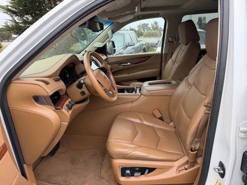 Used 2016 Cadillac Escalade ESV Platinum AWD/4WD image 4
