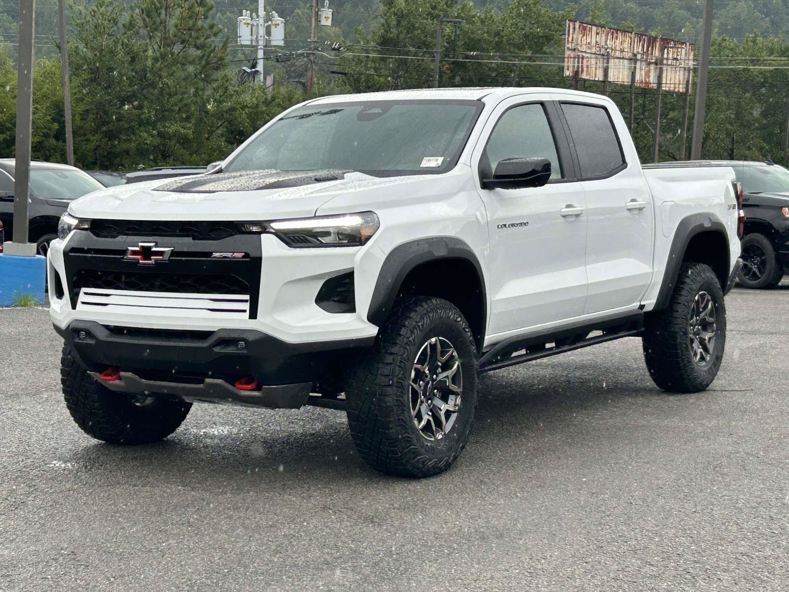 New 2026 Chevrolet Colorado ZR2 w/ Technology Package AWD/4WD image 3