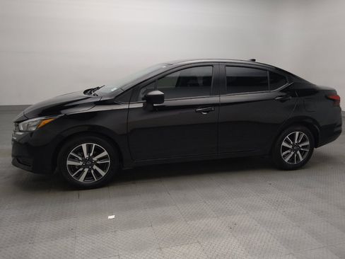 Used 2025 Nissan Versa SV FWD image 2