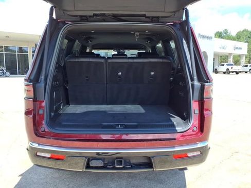Used 2024 Jeep Wagoneer Series II w/ Flexible Seating Group RWD image 19