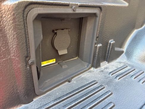 Used 2022 Ford F150 Lariat w/ Max Trailer Tow Package image 9