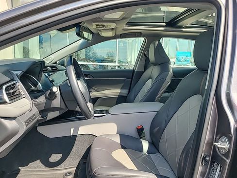 Used 2018 Toyota Camry XLE w/ Audio Package FWD image 7