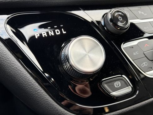 New 2026 Chrysler Pacifica Select image 17