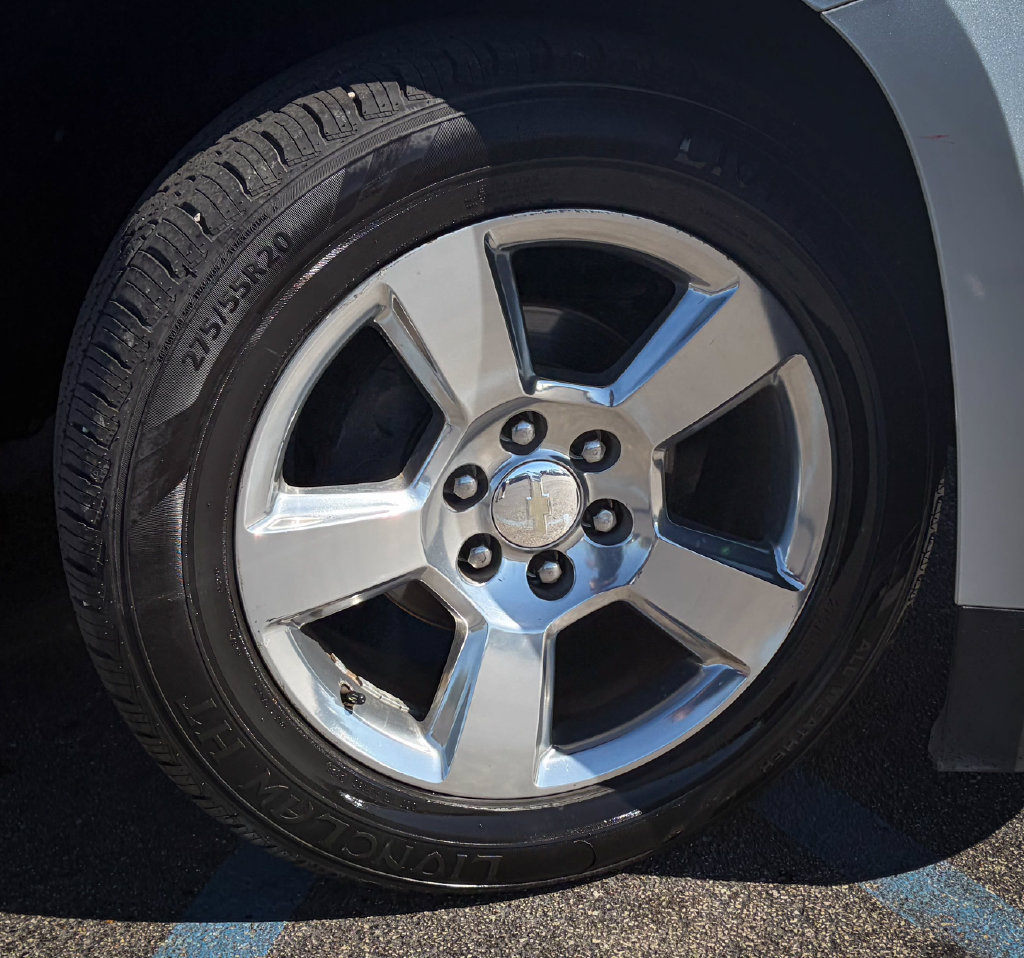 Used 2020 Chevrolet Suburban Premier AWD/4WD image 26