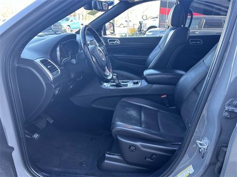 Used 2022 Jeep Grand Cherokee Laredo X image 9