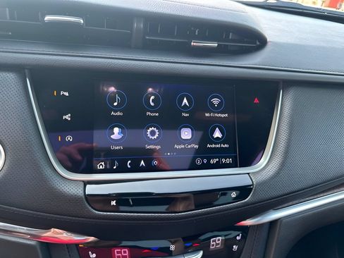 Used 2022 Cadillac XT5 Premium Luxury w/ Technology Package AWD/4WD image 17