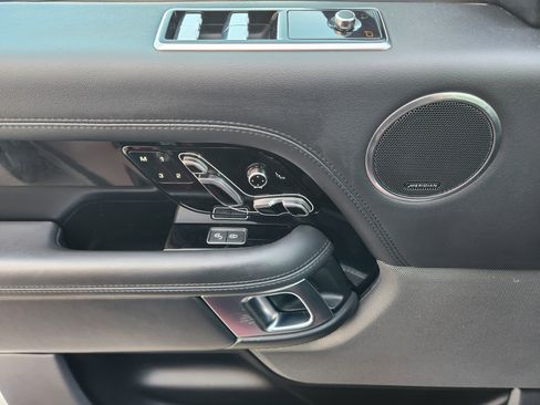 Used 2019 Land Rover Range Rover Long Wheelbase Supercharged image 23