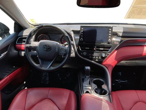 Used 2022 Toyota Camry XSE FWD image 14