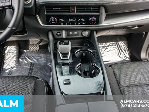 Used 2025 Nissan Rogue SV image 39