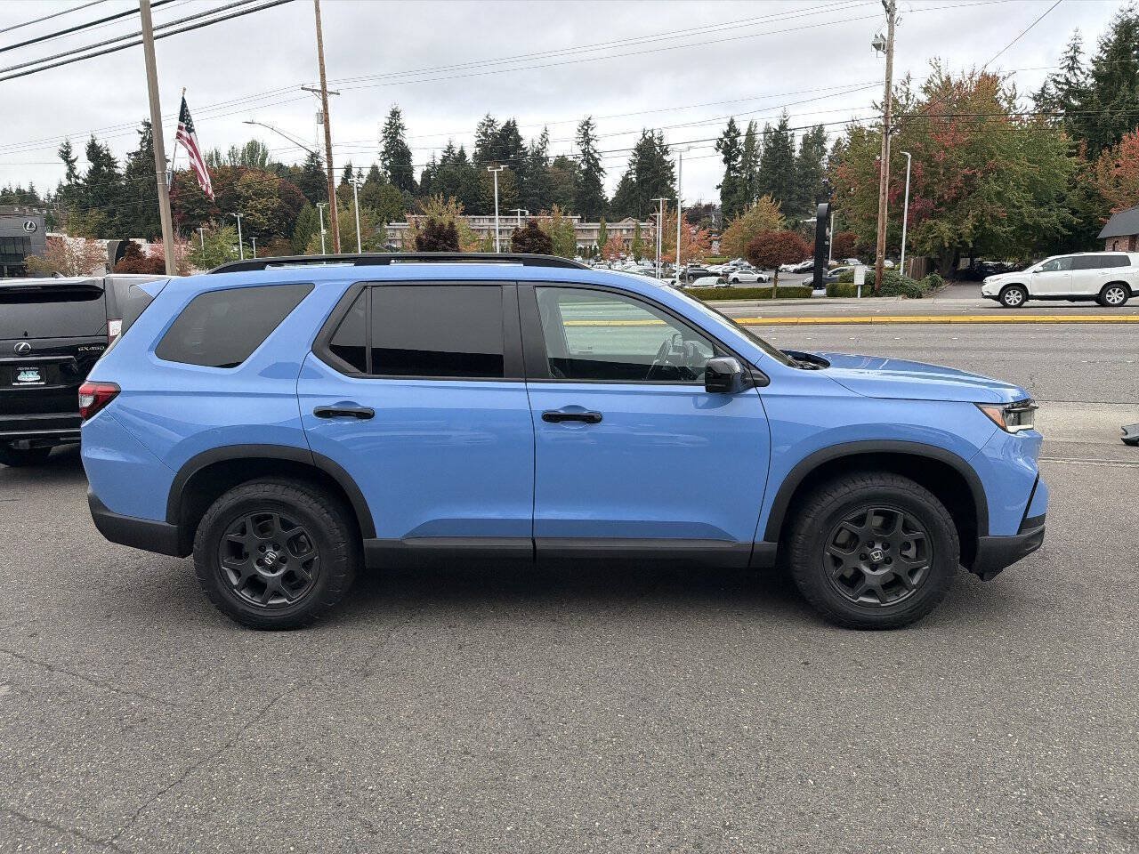 Used 2024 Honda Pilot TrailSport image 9
