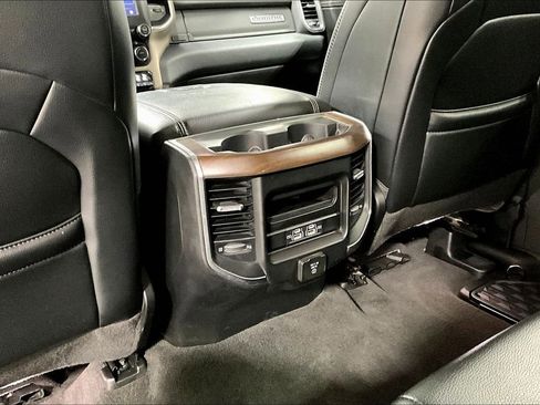 Used 2022 RAM 1500 Laramie AWD/4WD image 31