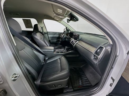 Used 2023 Kia Sorento EX image 34