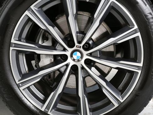 Used 2025 BMW X6 xDrive40i w/ Parking Assistance Package image 13