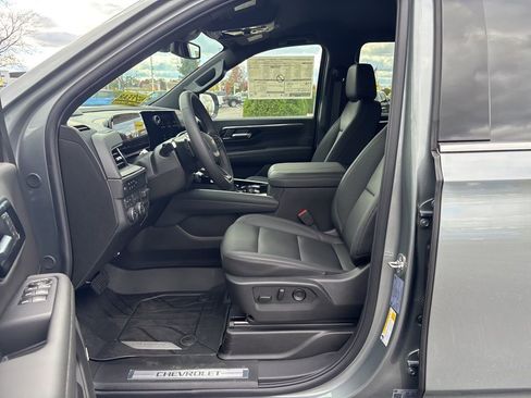 New 2026 Chevrolet Suburban LT w/ Comfort Package image 10