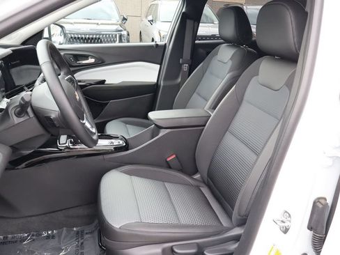 Used 2026 Chevrolet Trax LT w/ Driver Confidence Package FWD image 19