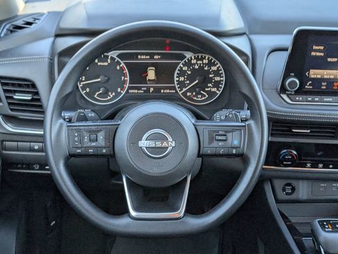 Used 2024 Nissan Rogue SV image 13