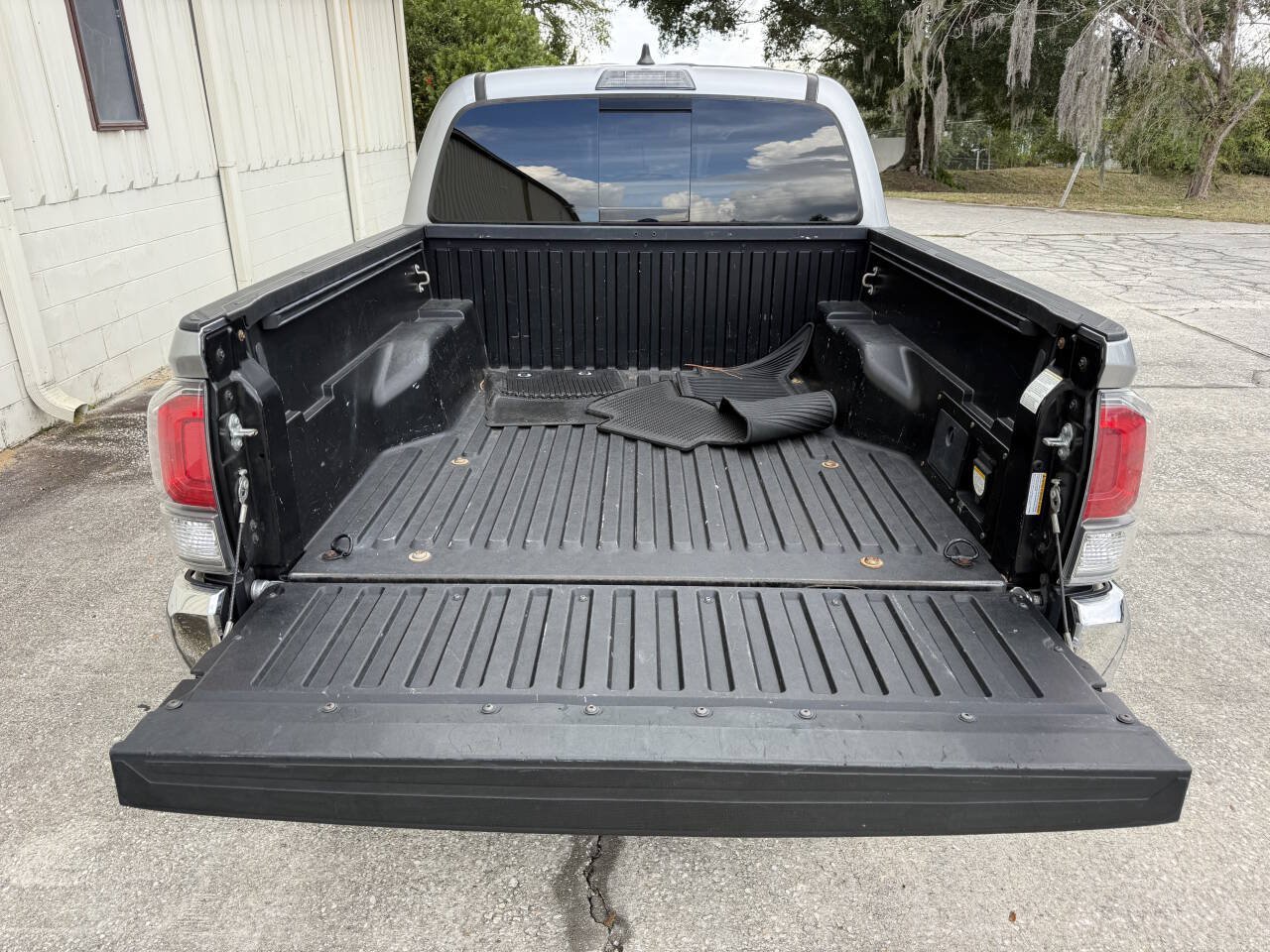 Used 2021 Toyota Tacoma TRD Off-Road AWD/4WD image 11