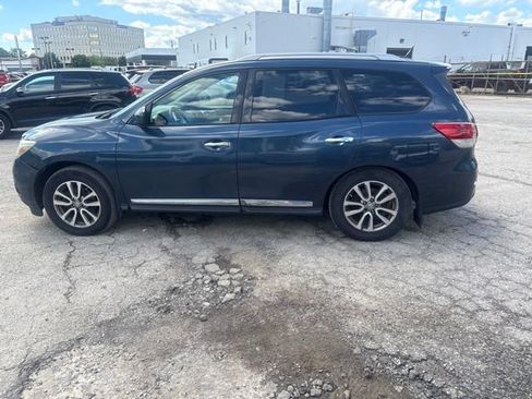 Used 2013 Nissan Pathfinder SL AWD/4WD image 18