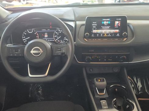 Used 2024 Nissan Rogue S FWD image 14