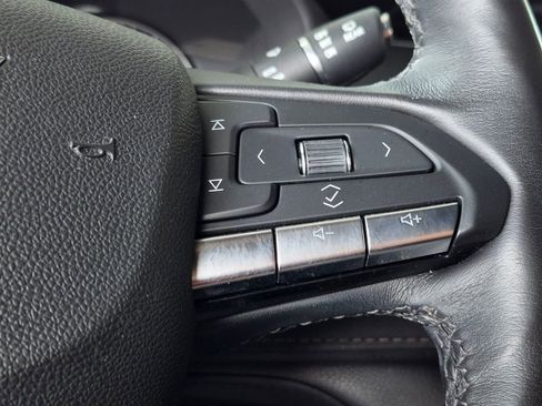 Used 2021 Cadillac XT4 Premium Luxury w/ Cold Weather Package FWD image 30