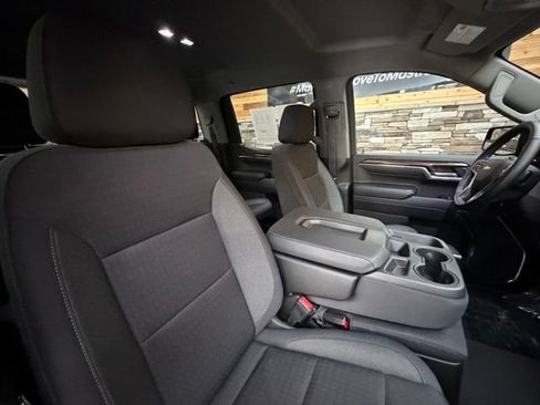 Used 2023 Chevrolet Silverado 1500 LT AWD/4WD image 17