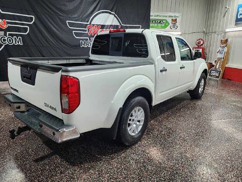 Used 2016 Nissan Frontier SV w/ SV Value Truck Package AWD/4WD image 7