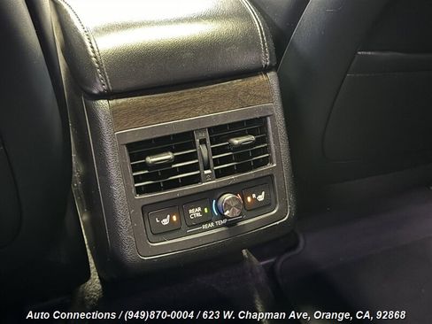 Used 2017 Toyota Avalon Limited w/ Carpet Mat Package image 28