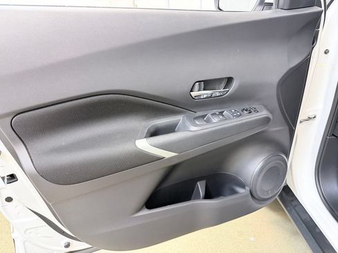 Used 2023 Nissan Kicks SV FWD image 8