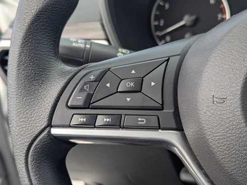 Used 2025 Nissan Altima 2.5 SV FWD image 18