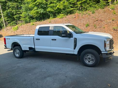 Used 2024 Ford F350 XL w/ XL Chrome Package AWD/4WD image 4