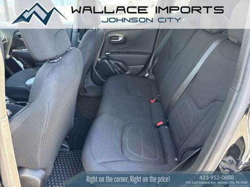 Used 2022 Jeep Renegade Latitude AWD/4WD image 36