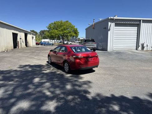 Used 2015 Toyota Corolla LE image 7