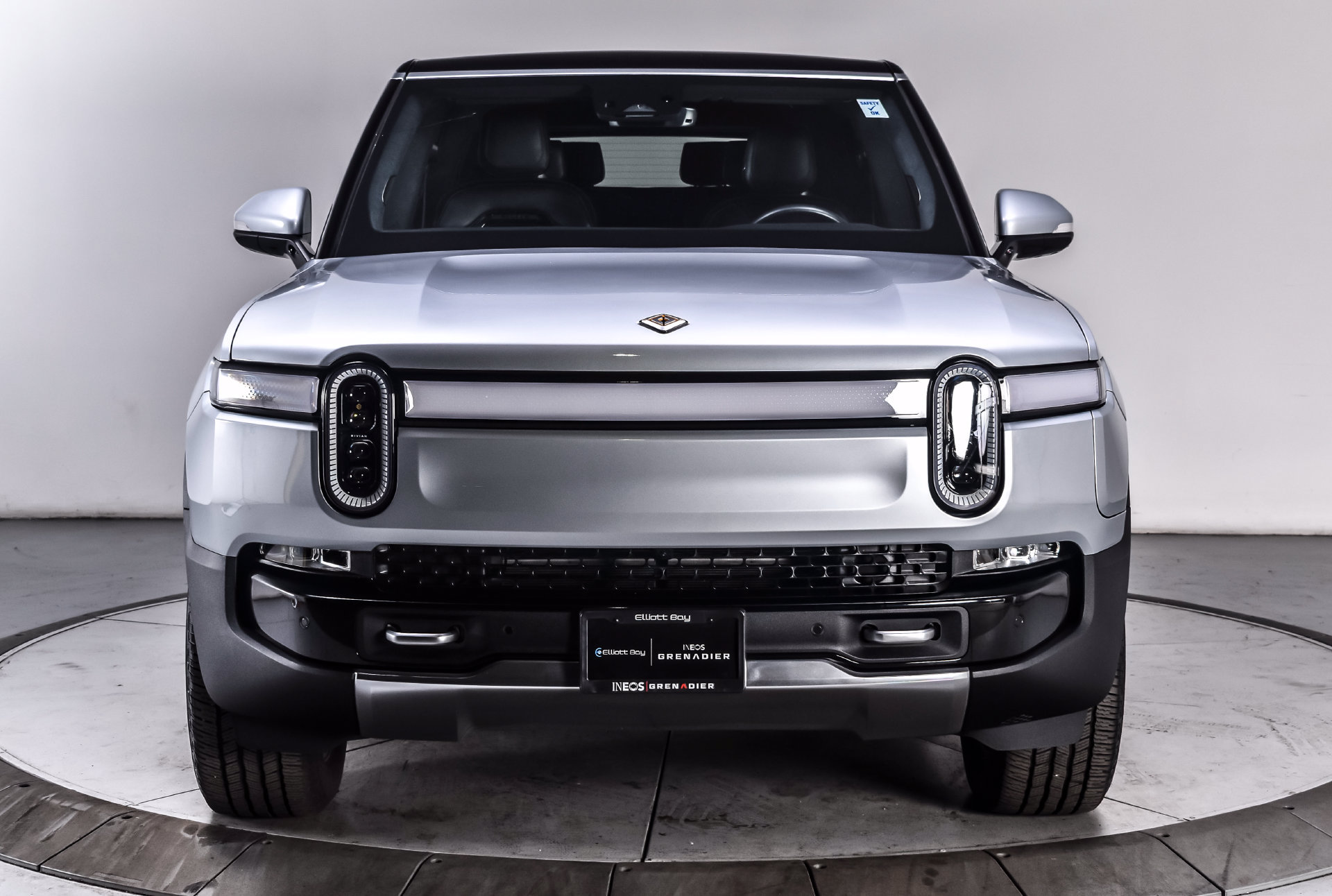 Used 2024 Rivian R1S Adventure Dual AWD/4WD image 8