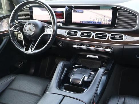 Used 2024 Mercedes-Benz GLE 350 4MATIC w/ 3rd Row Seat Package image 11