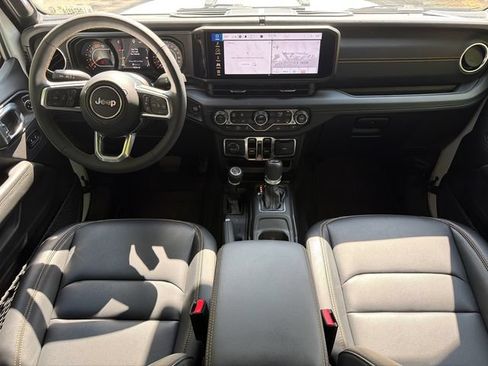 Used 2024 Jeep Wrangler Unlimited Sahara AWD/4WD image 23